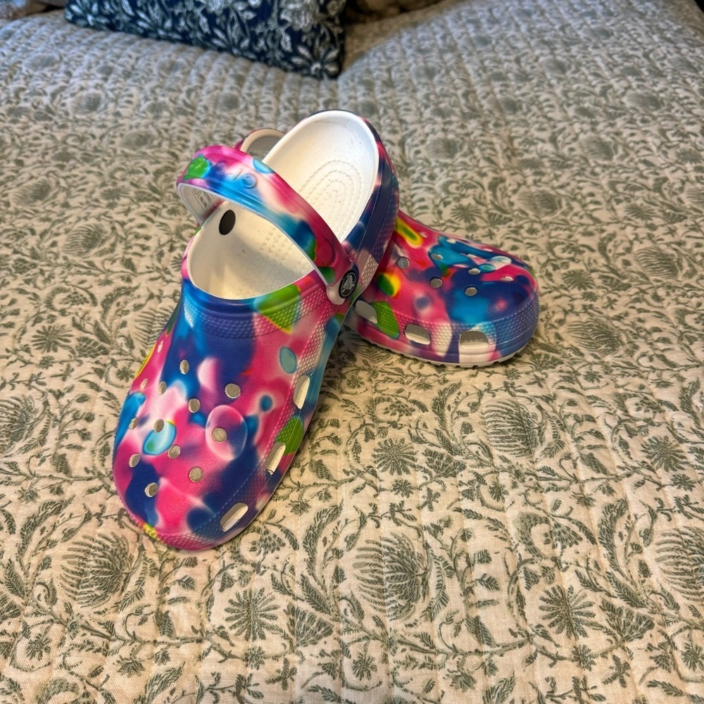Croc’s solar rainbow tie dye clogs